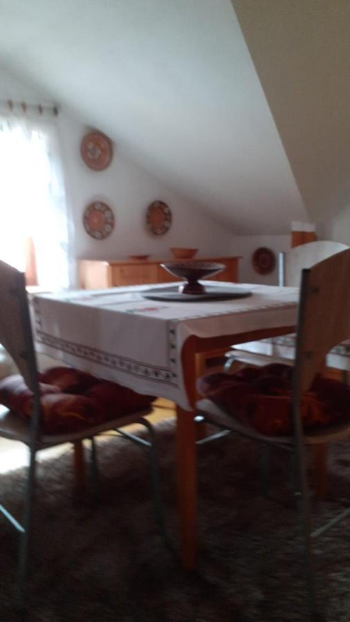 شقة Atelier Spojovaci Český Krumlov المظهر الخارجي الصورة