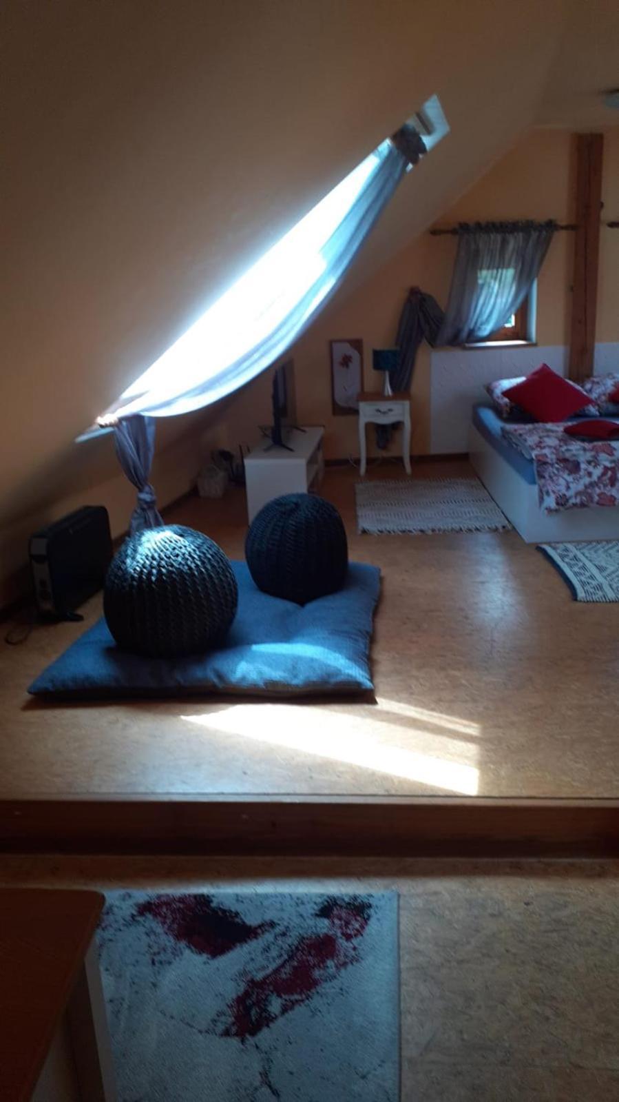 شقة Atelier Spojovaci Český Krumlov المظهر الخارجي الصورة